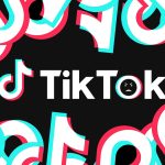 Нові дані вказують що TikTok ймовірно має шкідливий вплив на підлітків та створює залежність